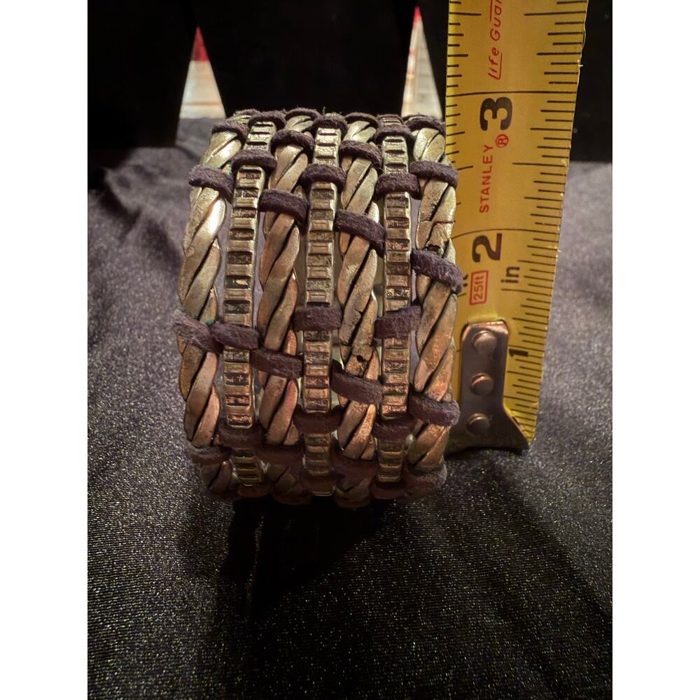 Silver tone vintage cuff bracelet featuring braided metal and leather wrapped - Picture 6 of 7